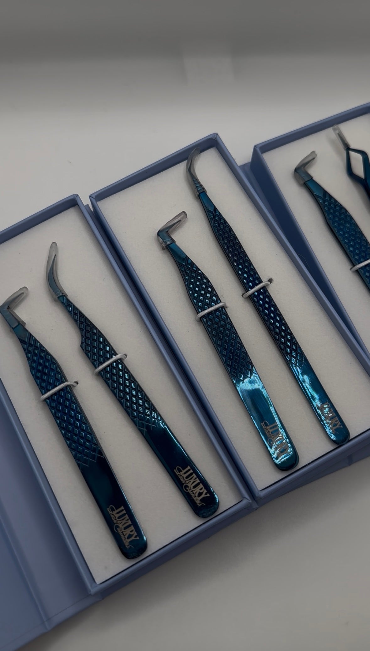 LASH NOW CRY LATER TWEEZER DUO