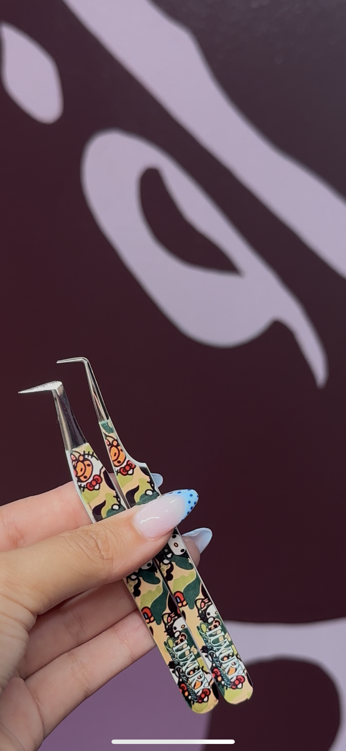THE ICON TWEEZERS
